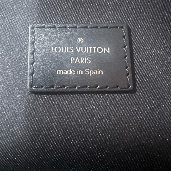 ~ SOLD PENDING Louis Vuitton LV Avenue Sling Bag - Picture 9 of 10